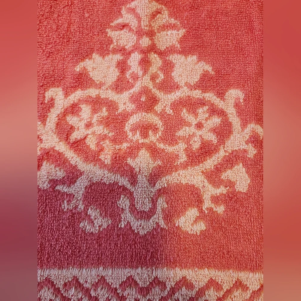 Vintage Pink Hand Towels Set Of 3 Bathroom  Kitchen Excellent Condition